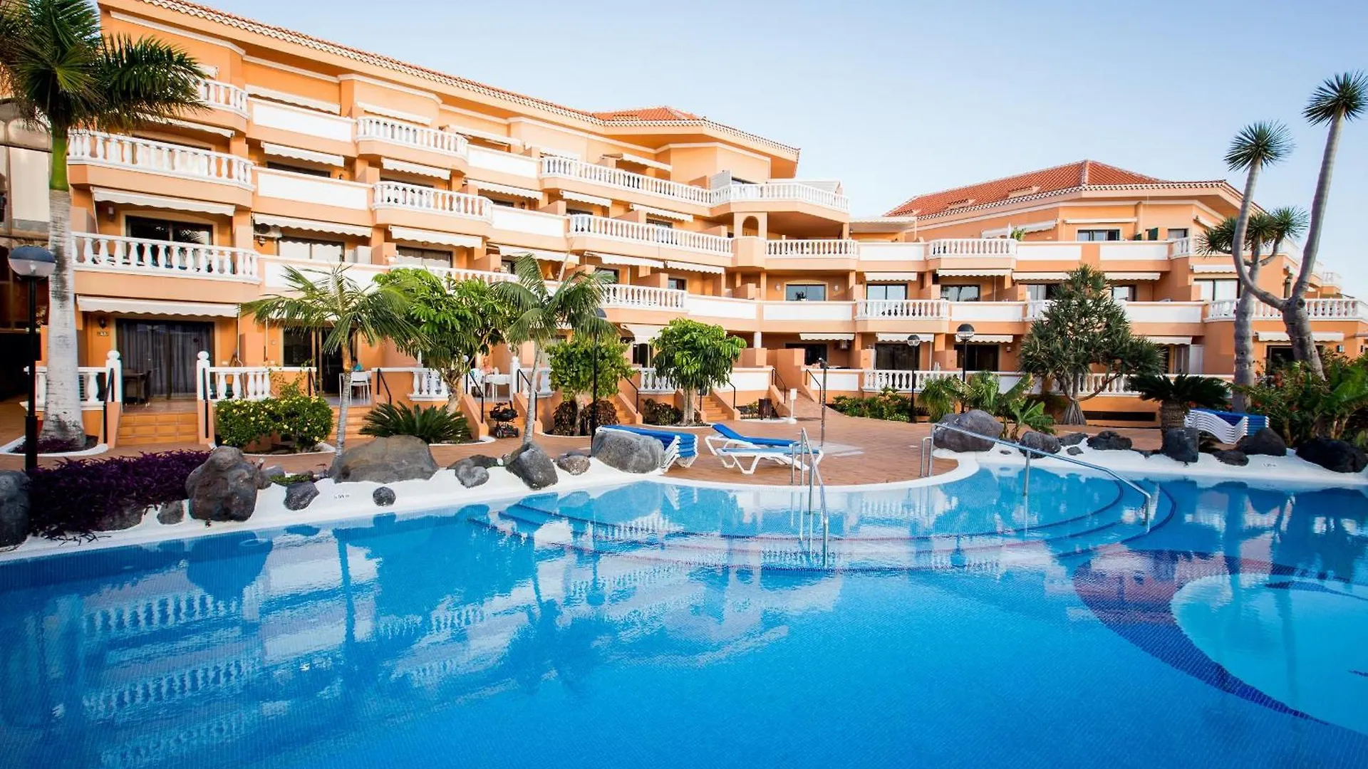 Beachfront Bliss - Tenerife Royal Gardens Playa de las Américas Appartement